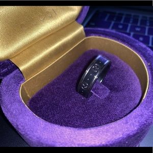 Gucci black ring white gold